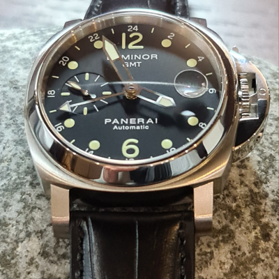 Швейцарские часы Panerai Luminor GMT