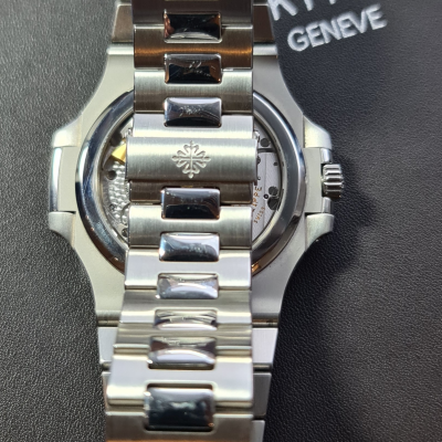 Швейцарские часы Patek Philippe PATEK PHILIPPE 5712/1A-001