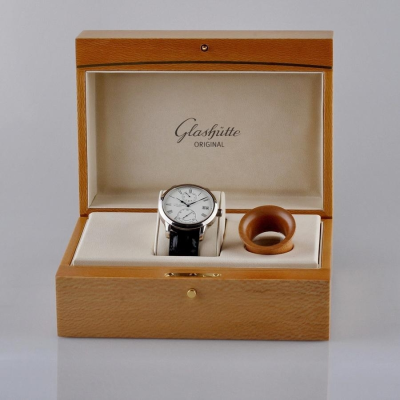 Швейцарские часы Glashutte Original  
Senator