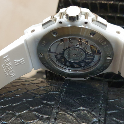 Швейцарские часы Hublot Big Bang Aspen White Ceramic with Diamond Bezel 41mm