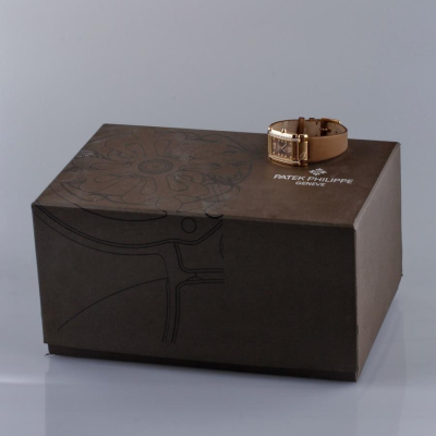 Швейцарские часы Patek Philippe  Twenty - 4