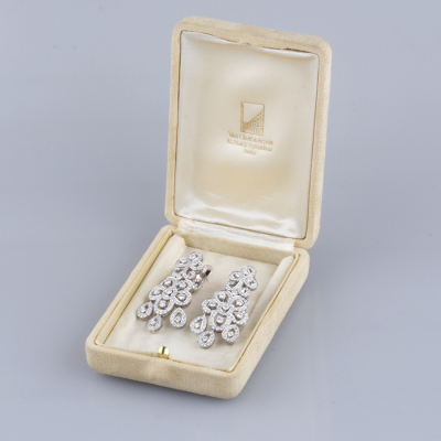 Ювелирное изделие Van Cleef & Arpels  
Diamond earrings