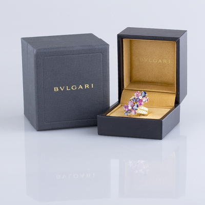 Ювелирное изделие Bvlgari  
кольцо Sapphire Flower Flora