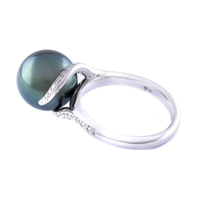 Ювелирное изделие Mikimoto  кольцо 
с жемчугом и бриллиантами