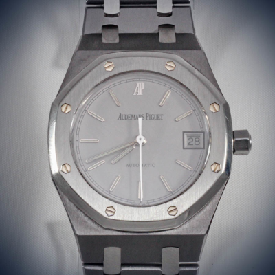 Швейцарские часы Audemars Piguet  
Royal Oak Tantalum