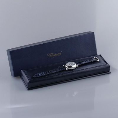 Швейцарские часы Chopard  Happy 
Sport Oval