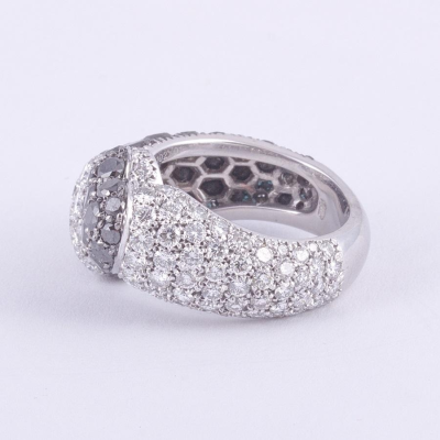 Ювелирное изделие de Grisogono De Grisogono 
Romantic 18K White Gold Ring