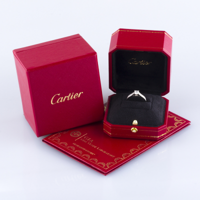 Ювелирное изделие Cartier  
кольцо с бриллиантом 0.50 ct