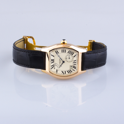 Швейцарские часы Cartier  Tortue XL 
8 Day Power Reserve