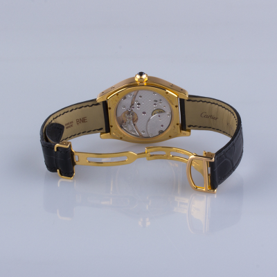 Швейцарские часы Cartier  Tortue XL 
8 Day Power Reserve