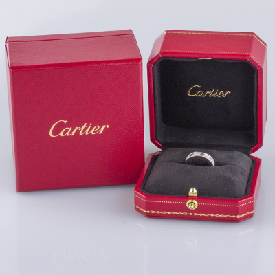 Ювелирное изделие Cartier  Love кольцо 
с бриллиантами