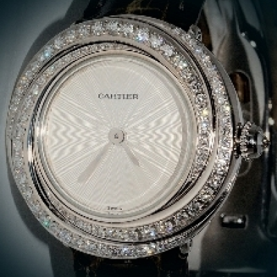 Швейцарские часы Cartier  Triniti 
Full Diamant Bezel