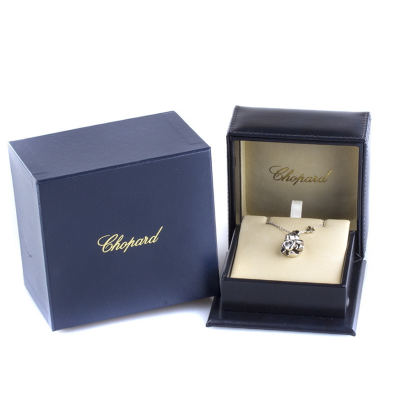 Ювелирное изделие Chopard  Animal World Panda подвеска