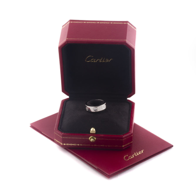 Ювелирное изделие Cartier  
кольцо LOVE