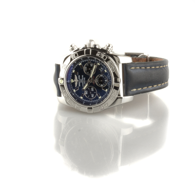 Швейцарские часы Breitling  
Chronomat 44 B01