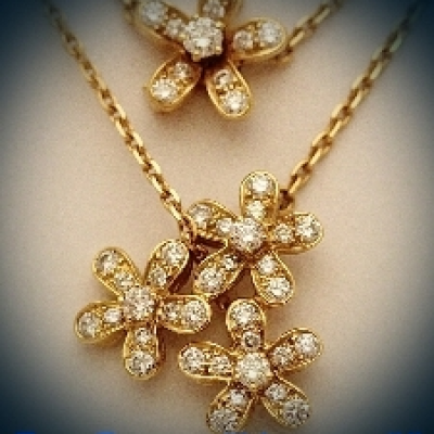 Ювелирное изделие Van Cleef & Arpels  
подвеска с бриллиантами