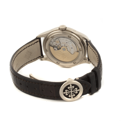 Швейцарские часы Patek Philippe  
Annual Calendar