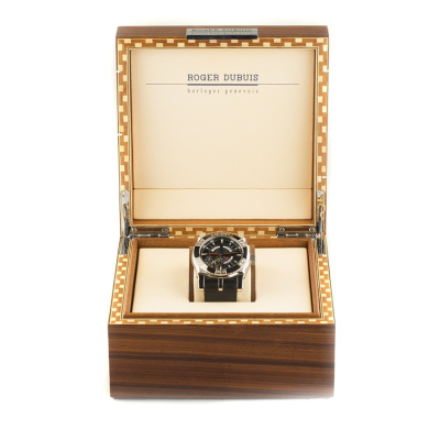 Швейцарские часы Roger Dubuis  
Easy Diver Tourbillon 46 mm