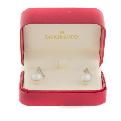 Ювелирное изделие Mikimoto  серьги 
с жемчугом и бриллиантами