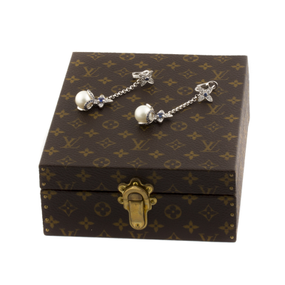 Ювелирное изделие Louis Vuitton  
серьги
