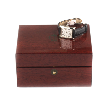 Швейцарские часы Patek Philippe  
Gondolo