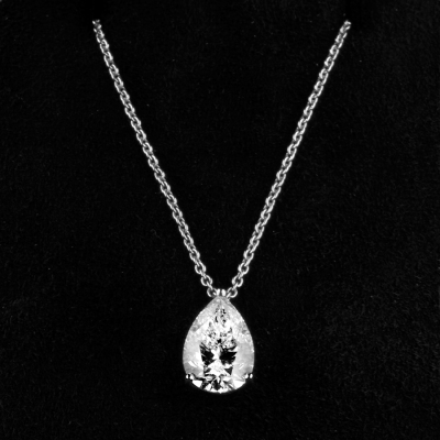 Ювелирное изделие Graff  
подвеска с 2,01 ct