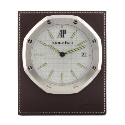 Швейцарские часы Audemars Piguet  
Royal Oak Table Clock With Date