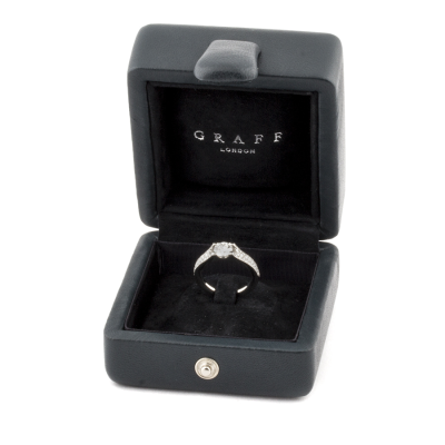 Ювелирное изделие Graff  
кольцо с бриллиантом 0.70 ct