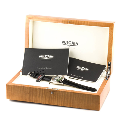 Швейцарские часы Vulcain  
Aviator GMT Cloisonne The Pandas 18K white gold