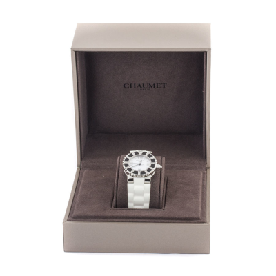 Швейцарские часы Chaumet  
White & Black Class One