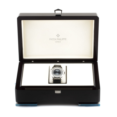 Швейцарские часы Patek Philippe  
World Time Platinum