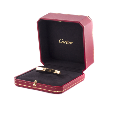 Ювелирное изделие Cartier  Love 
браслет из золота с бриллиантом
