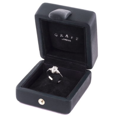 Ювелирное изделие Graff  кольцо 
с бриллиантом 1.01 ct