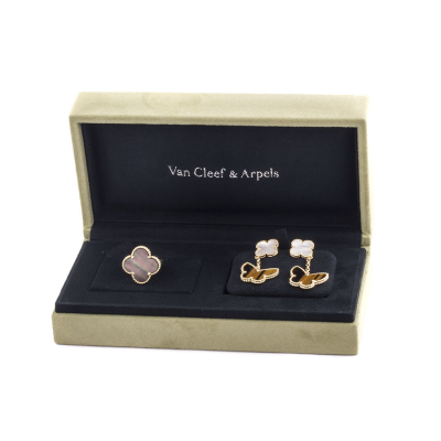 Ювелирное изделие Van Cleef & Arpels  
Lucky Alhambra earrings, 2 motifs, 
Magic Alhambra ring