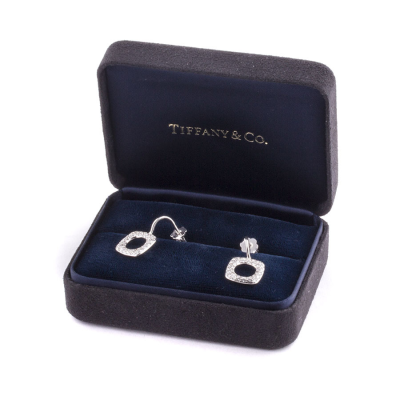 Ювелирное изделие Tiffany & Co  
серьги из белого золота с бриллиантами