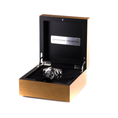 Швейцарские часы Panerai  
Luminor Cronograph Flyback