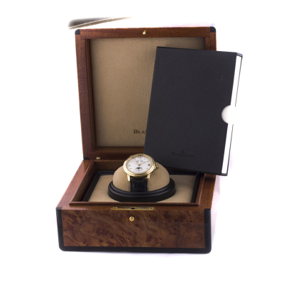 Швейцарские часы Blancpain  
Leman Moonphase & Complete Calendar Yellow Gold