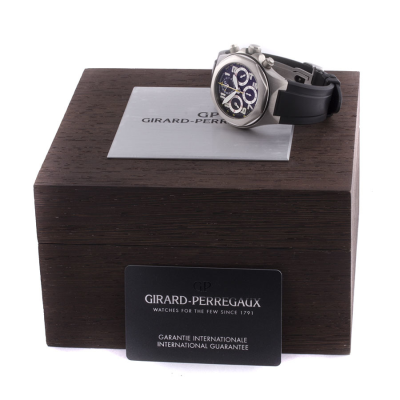 Швейцарские часы Girard-Perregaux  Laureato EVO3 Titanium