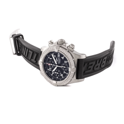 Швейцарские часы Breitling  Avenger Titanium 44mm
