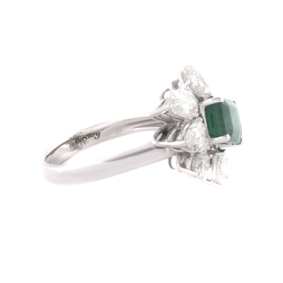 Ювелирное изделие Mercury  кольцо с бриллиантами 2.45 ct. и 
изумрудом 1.84 ct