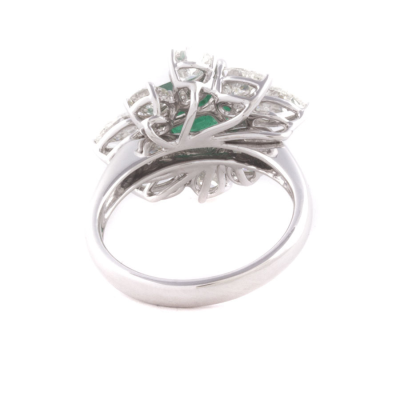 Ювелирное изделие Mercury  кольцо с бриллиантами 2.45 ct. и 
изумрудом 1.84 ct