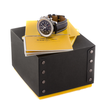 Швейцарские часы Breitling  Navitimer World
