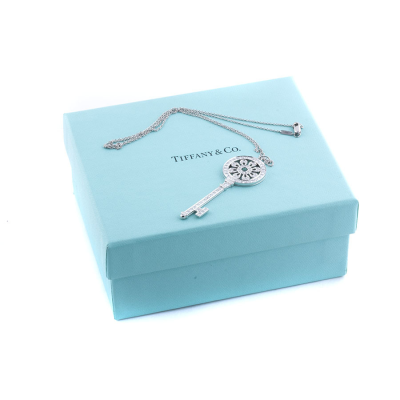 Ювелирное изделие Tiffany & Co  Petals
Key подвеска