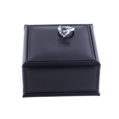Ювелирное изделие Chopard  Happy Diamond кольцо