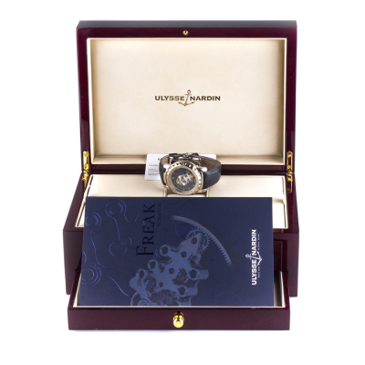 Швейцарские часы Ulysse Nardin  Freak 28'800