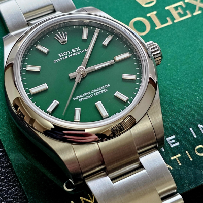 Швейцарские часы Rolex Oyster Perpetual Green Dial 31mm