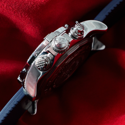 Швейцарские часы Breitling Aeromarine Super Avenger