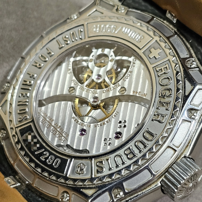 Швейцарские часы Roger Dubuis EasyDiver Tourbillon