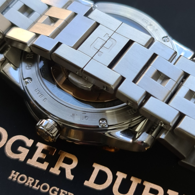 Швейцарские часы Roger Dubuis  Excalibur Essential