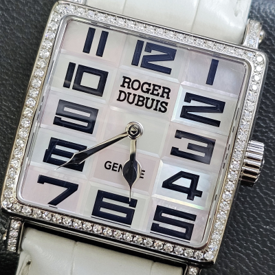 Швейцарские часы Roger Dubuis Square Hand Wound